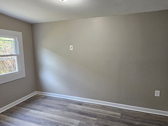 4th image of 534 Cranbrook St