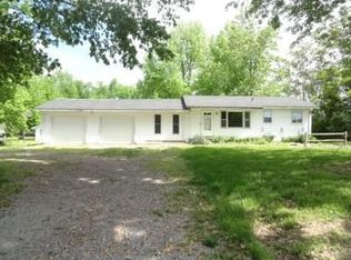 5888 E Grand Rd, Carterville, IL 62918