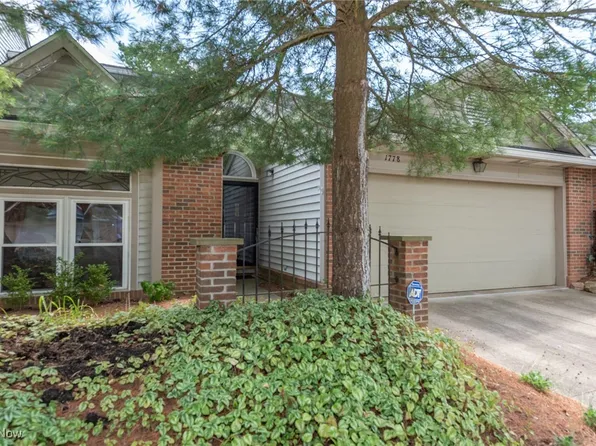 1778 Bent Bow Dr, Akron, OH 44313