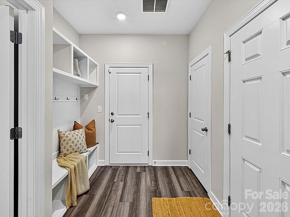 4th image of 4552 Millennium Ave