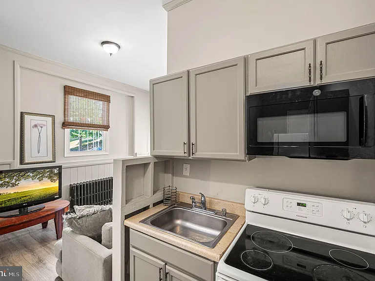 815 N Lincoln St — Photo 8