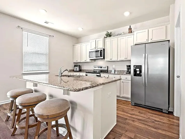 2807 Ophelia Way — Photo 3