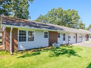 25 Trent Ct UNIT D, Ridge, NY 11961