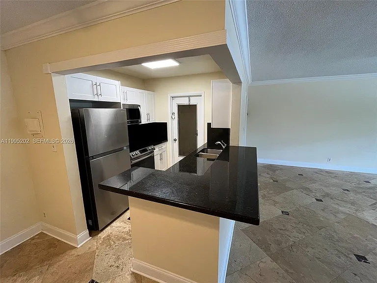 1958 Monroe St #203 — Photo 4