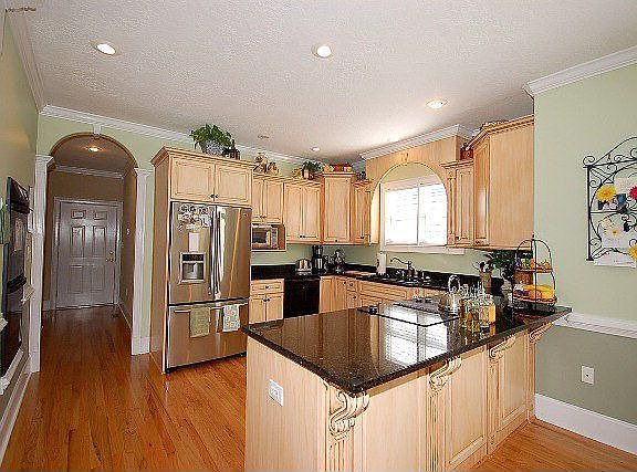 5th image of 3503 Greenway Dr