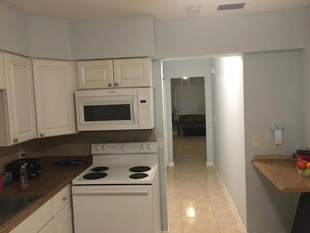 2 bed, 3200 sqft, $950 — Photo 3
