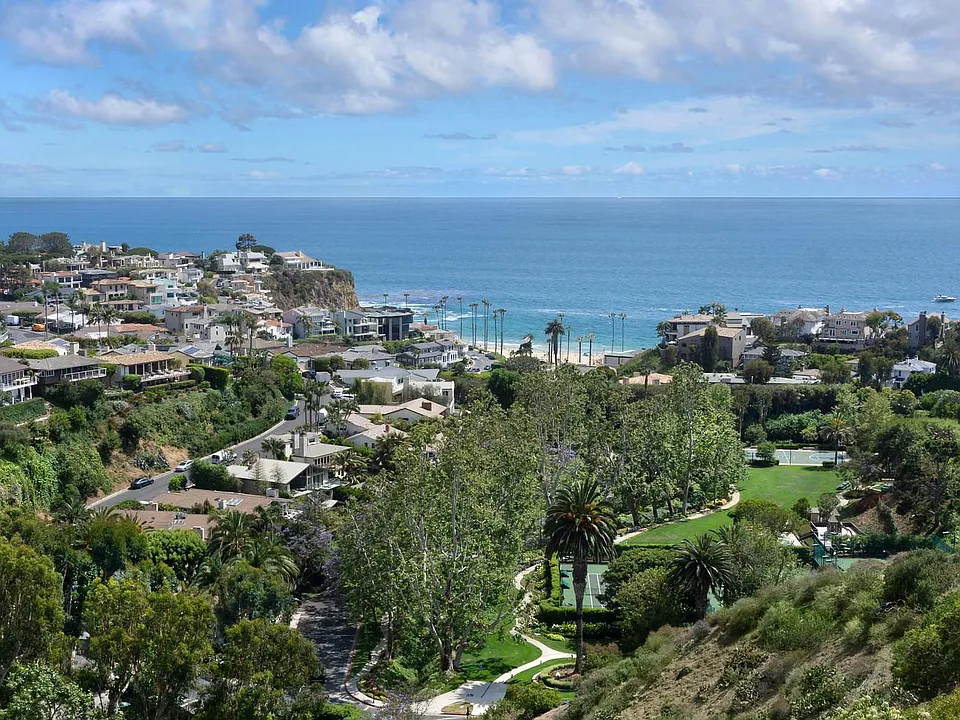 1131 Emerald Bay