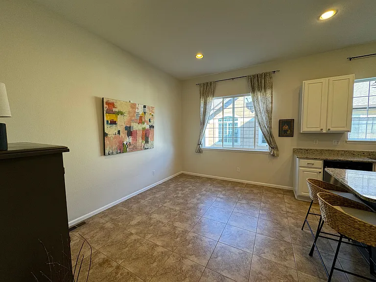 1652 Cherry Hills Ln — Photo 9
