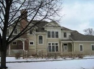 207 Sunset Ave, Glen Ellyn, IL 60137