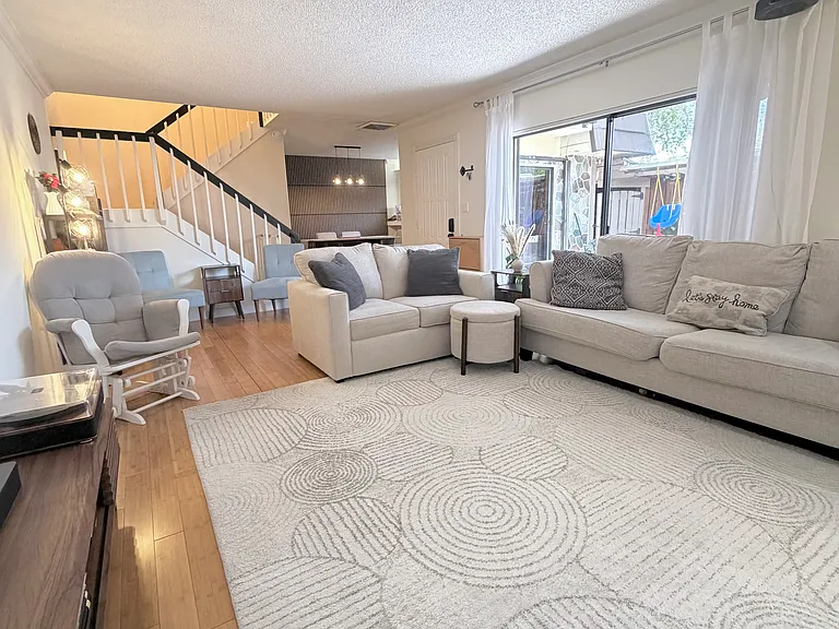 724 7th Ct — Photo 13