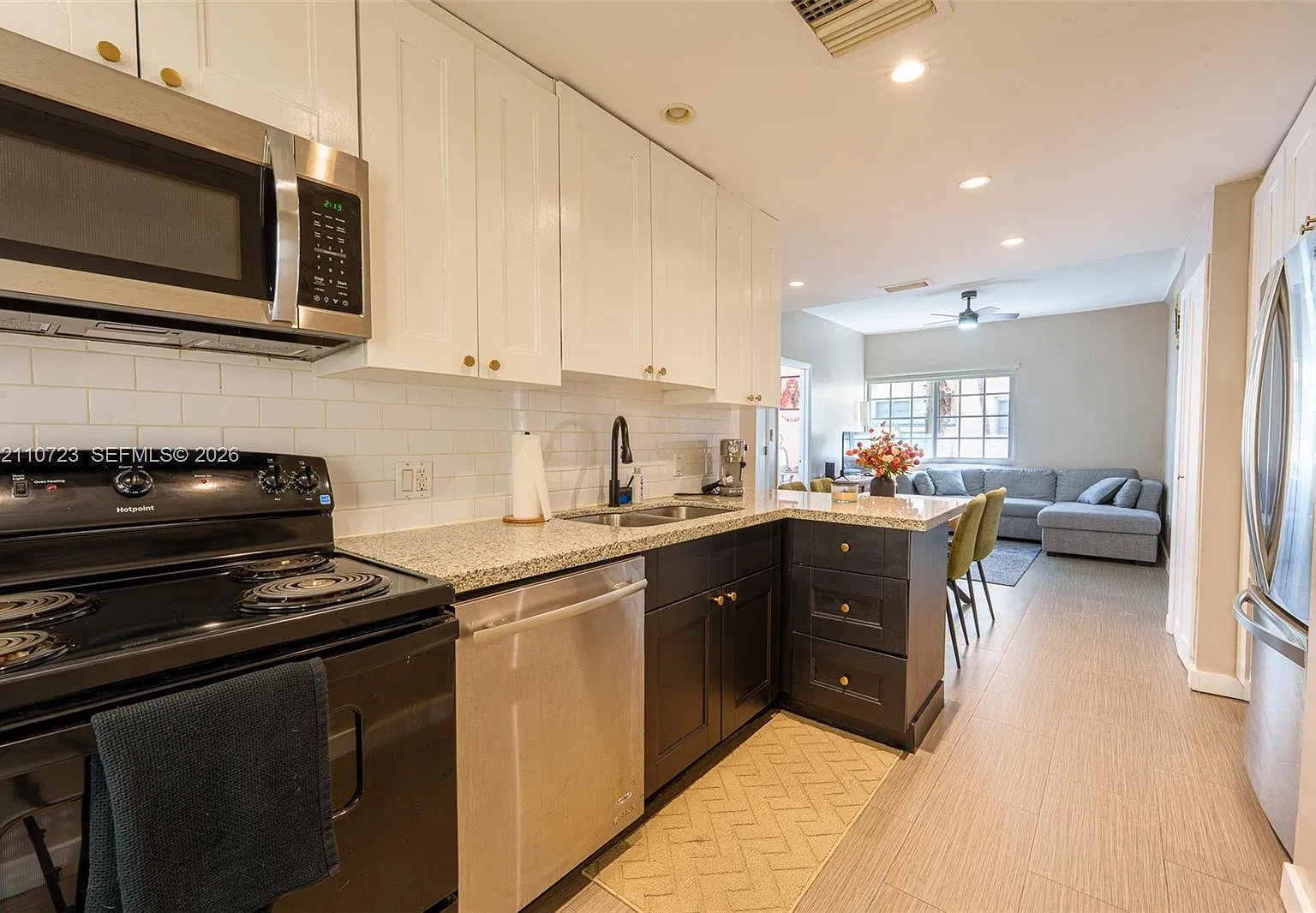 The Gatsby Condo — Photo 3