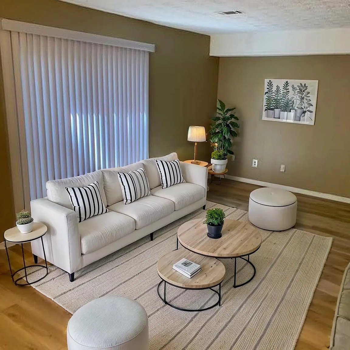 2 bed, 1.5 bath, 1220 sqft, $1,500 — Photo 1