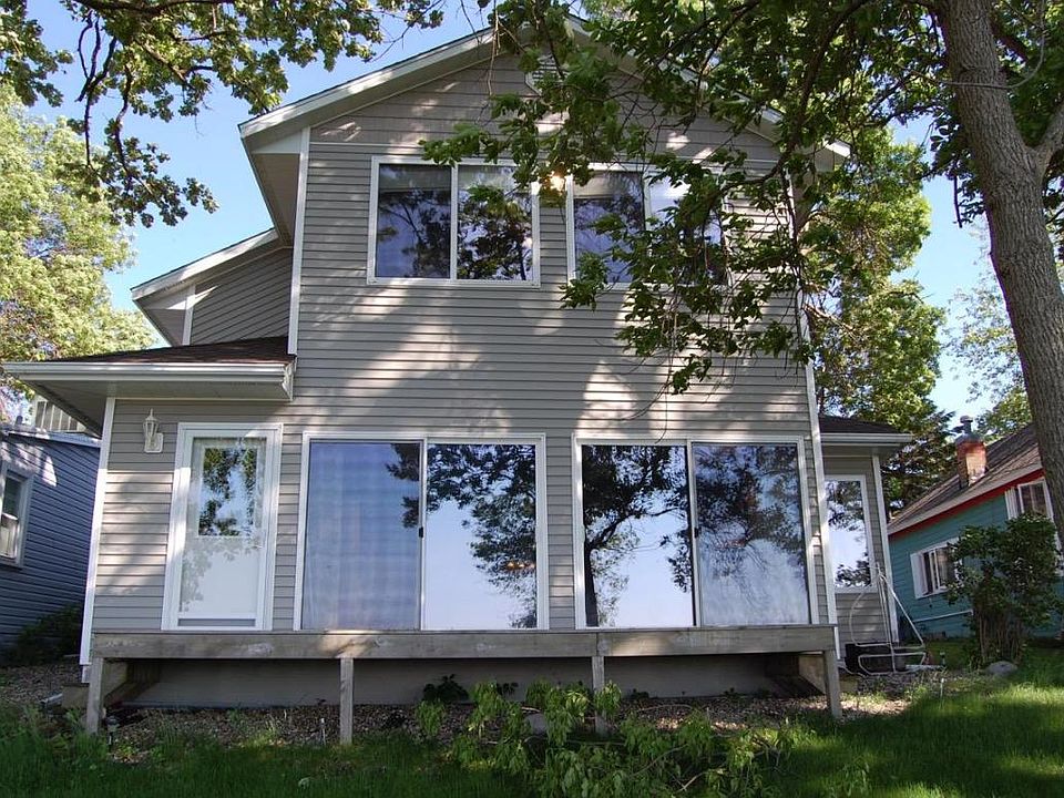 1st image of 13945 Center Dr