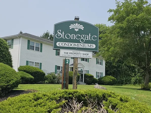 3 Wysocki Dr APT 5, Dudley, MA 01571