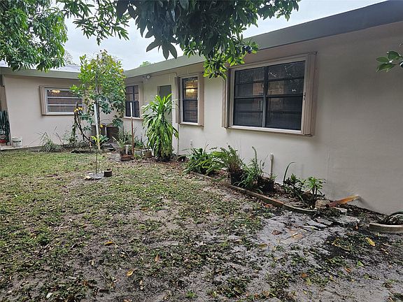 4th image of 2380 NW 37 Avenue