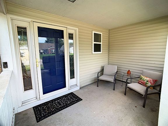 4th image of 5305 Goldersgreen Dr
