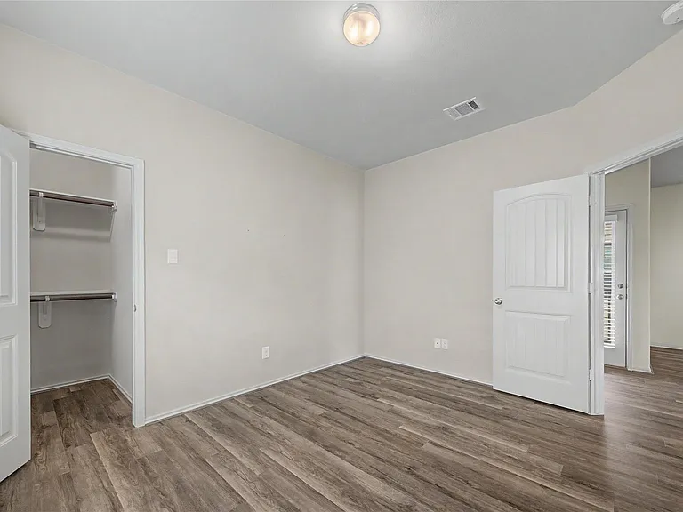 18319 Amalfi Coast Dr — Photo 27