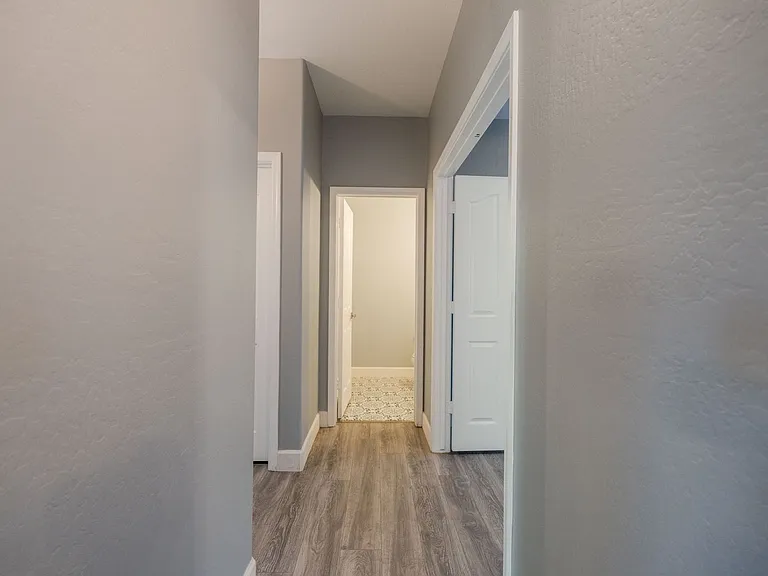 1546 E Nightingale Ln — Photo 29