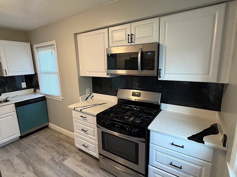 2133 Bailey St — Photo 3
