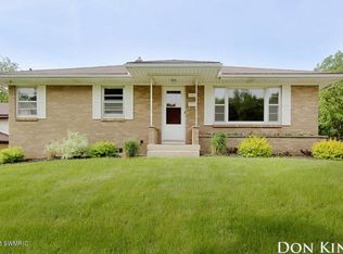 1438 10th St NW, Grand Rapids, MI