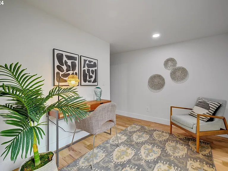 1403 SW Broadway Dr — Photo 14
