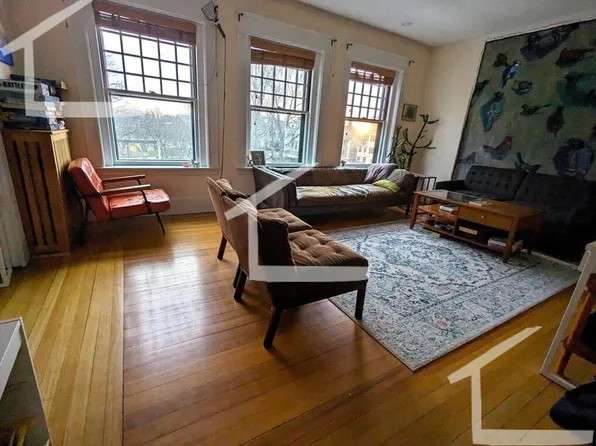 332 Washington St #3C, Brookline, MA 02445