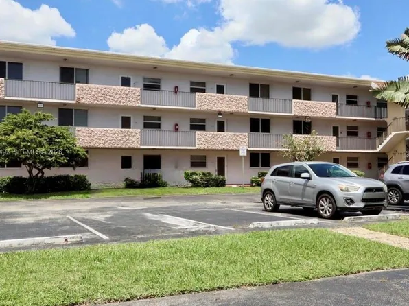5985 Del Lago Cir APT 215, Sunrise, FL 33313