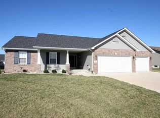 4831 Ledgestone Dr, Smithton, IL 62285