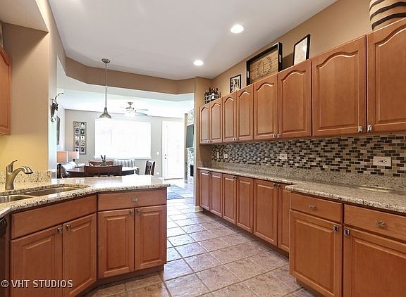 5th image of 2501 Camberley Cir #5-813