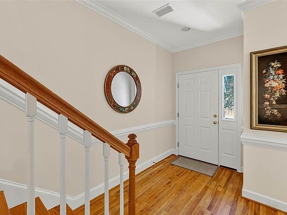 3rd image of 1302 Plantation Point Dr