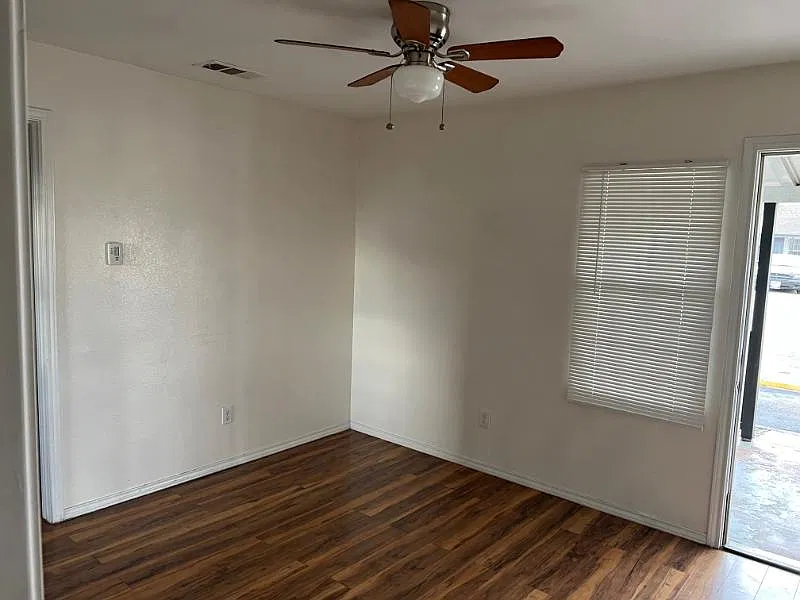 Building Photo - 1421 S Beckley Rd #6