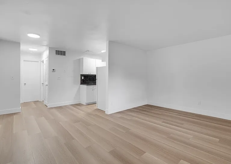 7720 N Miami Ave #208 — Photo 6