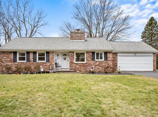 27 High Point Trl, Fairport, NY 14450