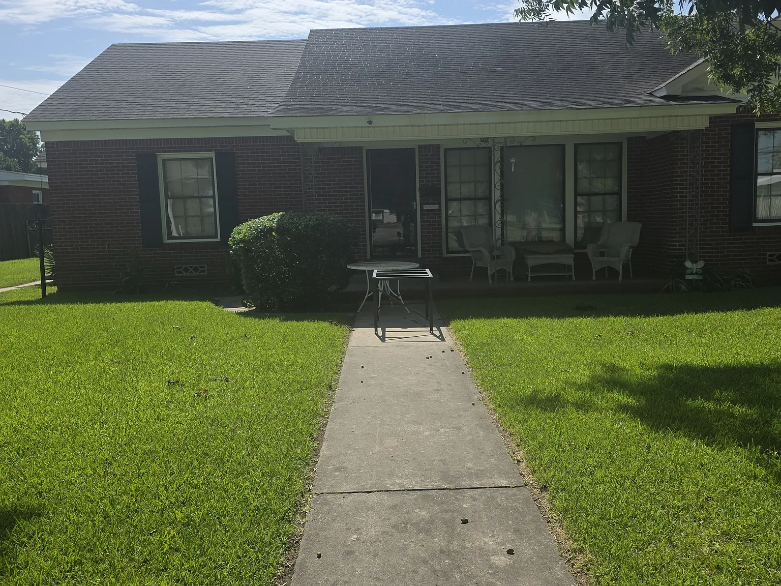 308 N Trinity St — Photo 3