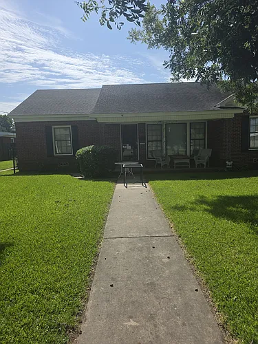 308 N Trinity St Photo 1