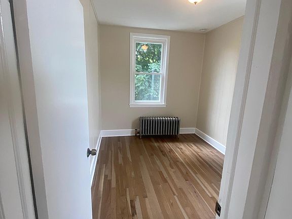 5th image of 35 Altonwood Pl APT 6