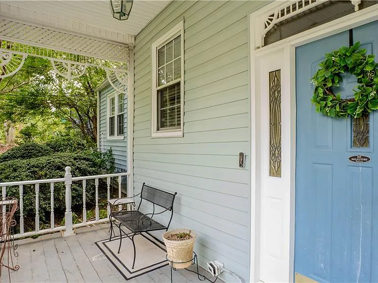 1053 Vista Trl NE — Photo 3