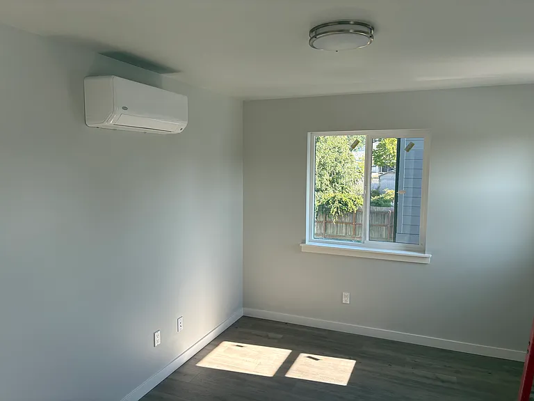 4009 L Ave #C — Photo 11