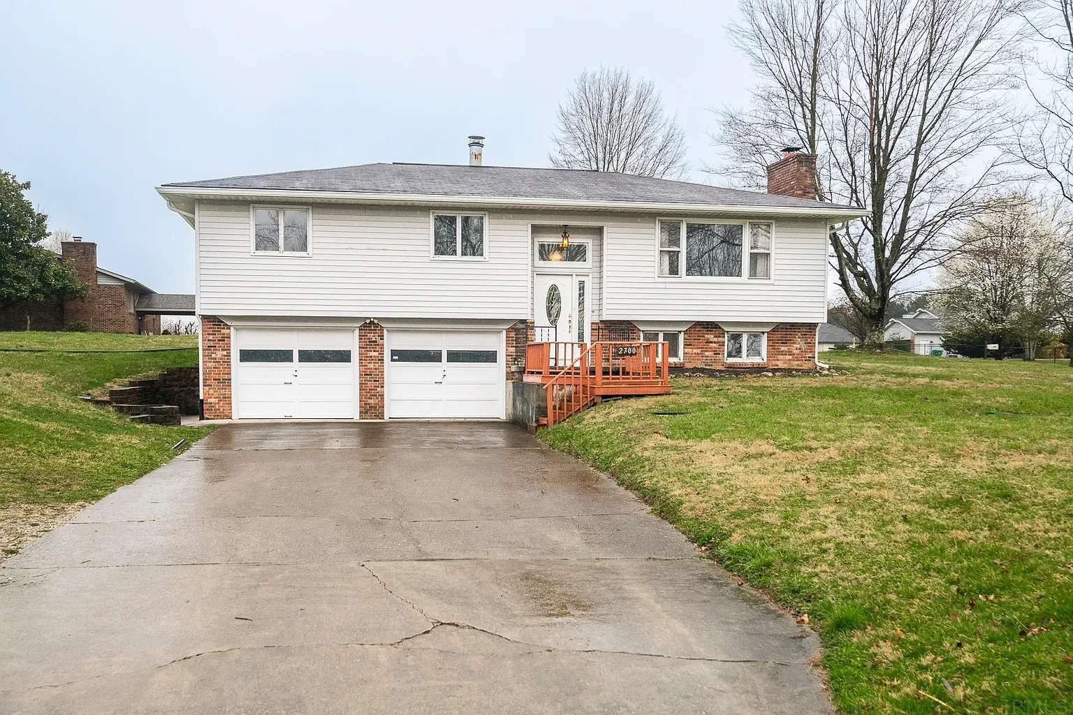 2700 E Moffett Ln photo 1