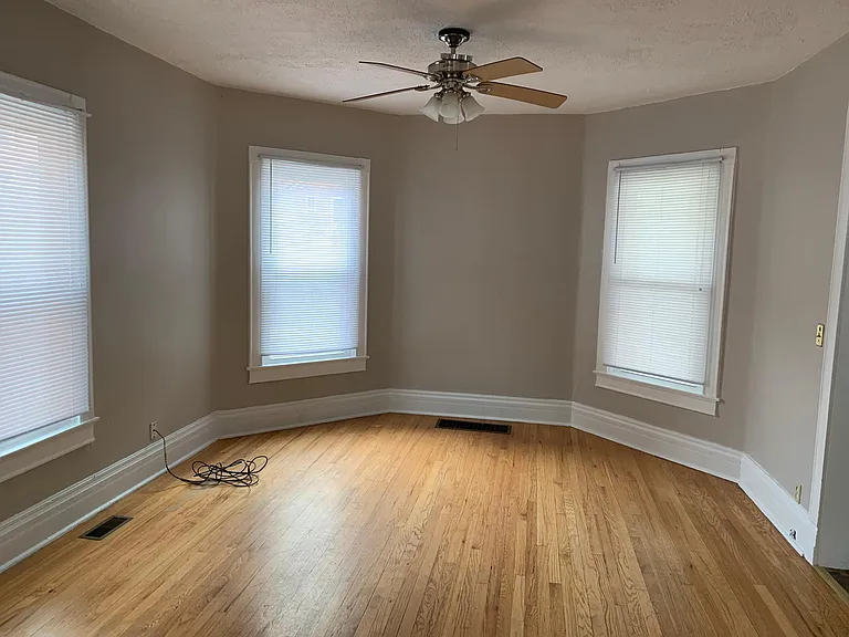 3515 Dewey Ave — Photo 4