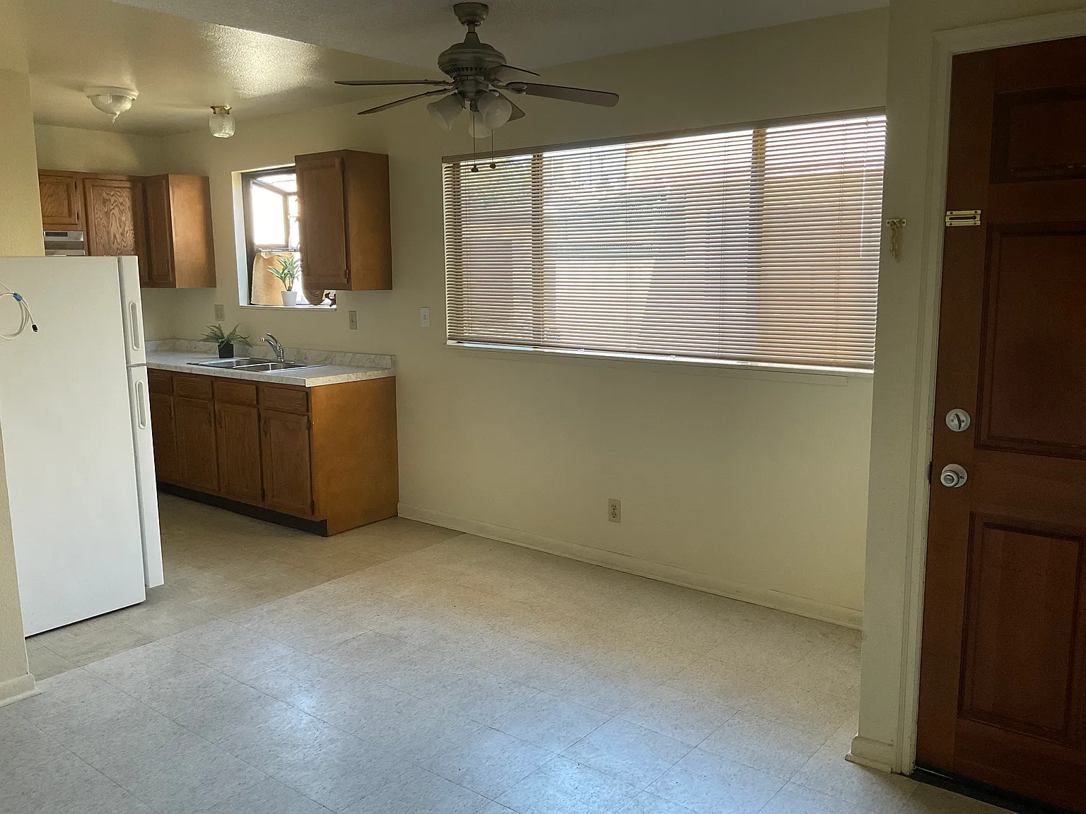 209 Green St — Photo 3