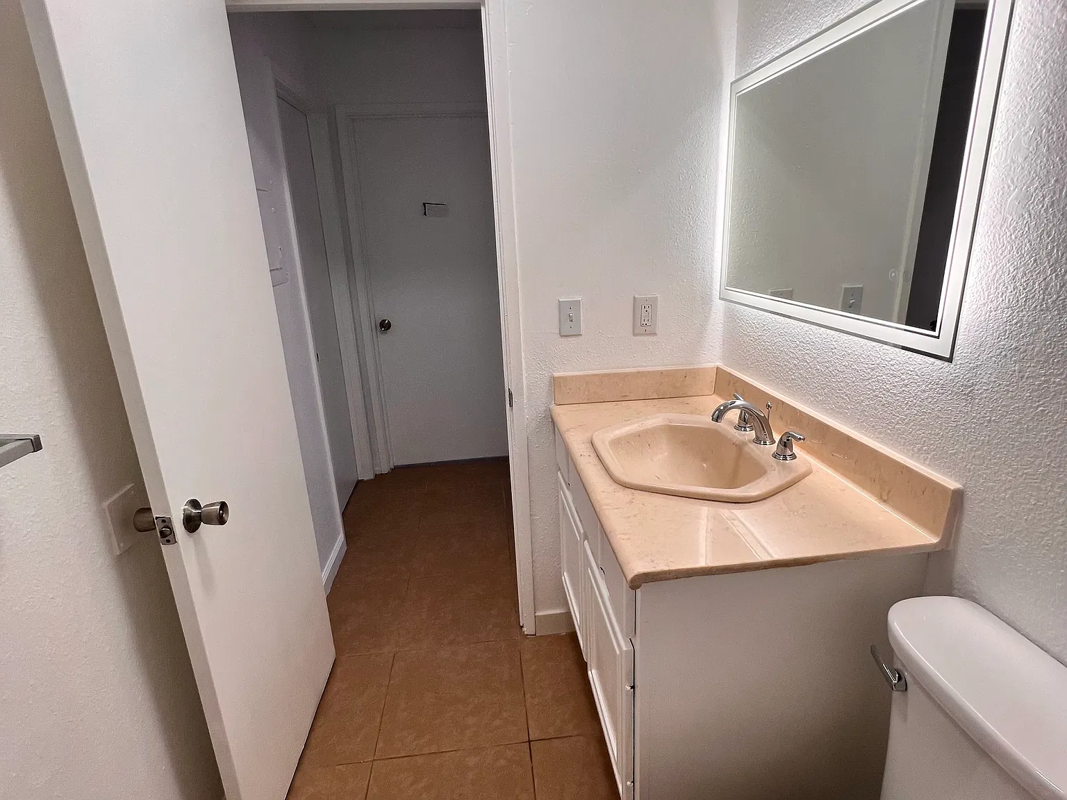 2 bed, 834 sqft, $1,250 — Photo 3