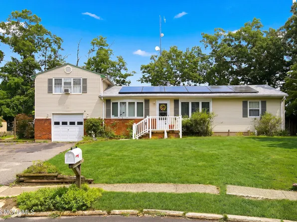 17 Darye Court, Toms River, NJ 08755