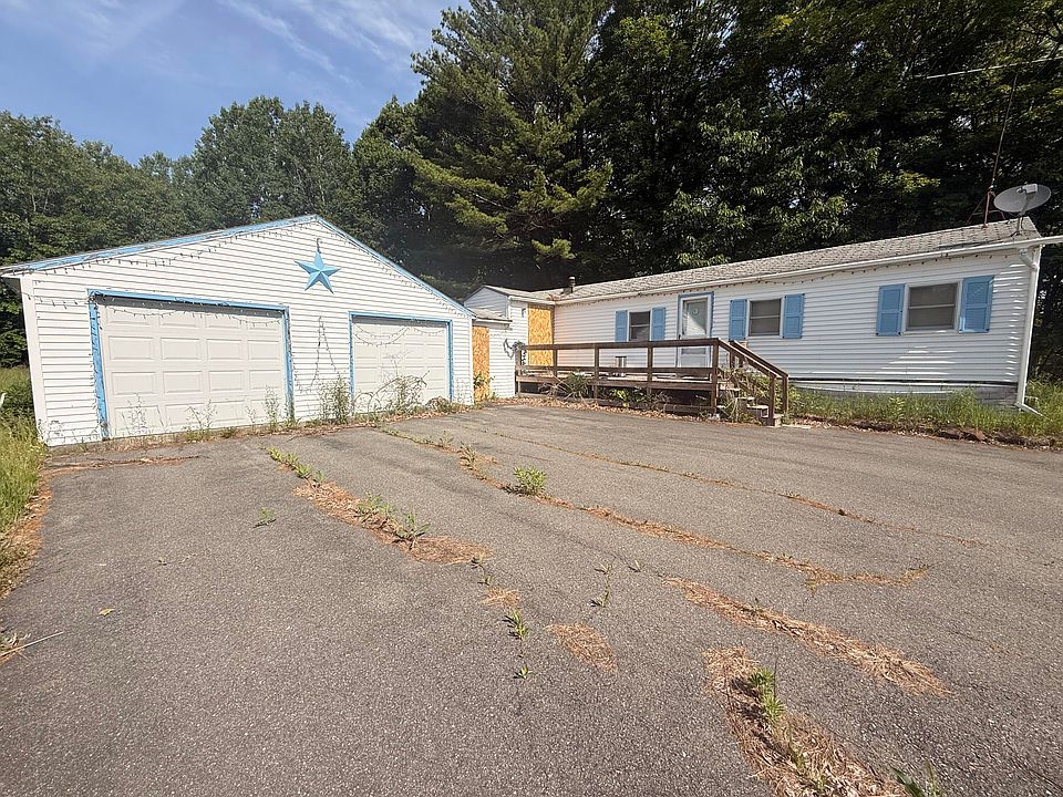 2nd image of 1340 Main Road