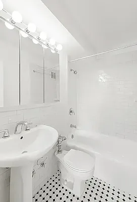 Rented by REAL New York | media 8