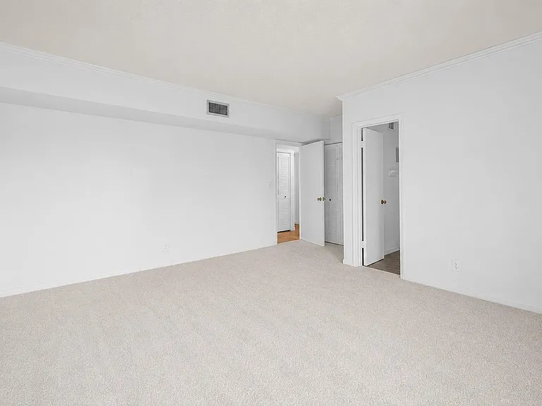 4850 SW 63rd Ter #332 — Photo 4