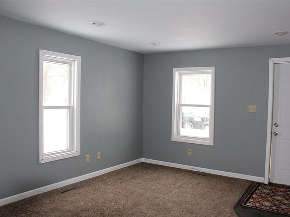 4th image of 114 S Church St
