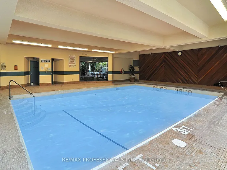 284 Mill Rd #B1 — Photo 30