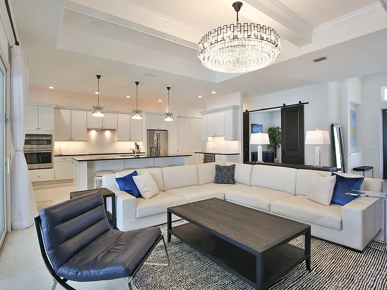 1115 Mallorca Dr — Photo 8