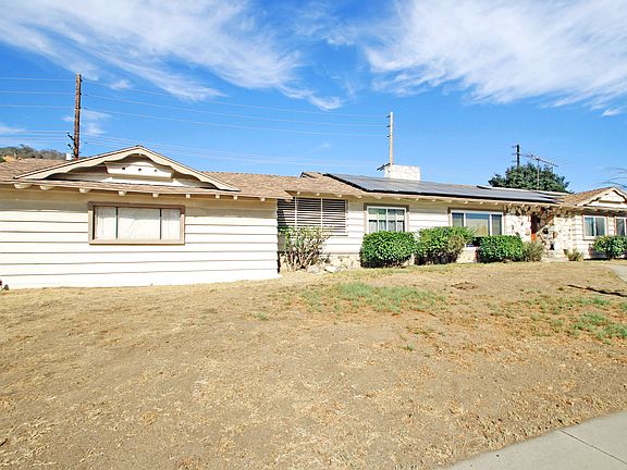 2nd image of 535 Smoketree Dr